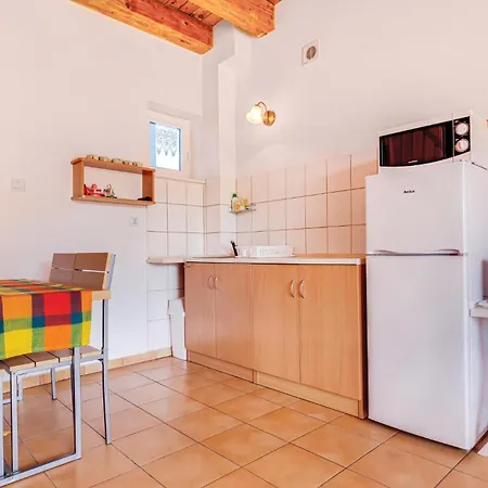 Apartment 1 Bedroom Beautiful In